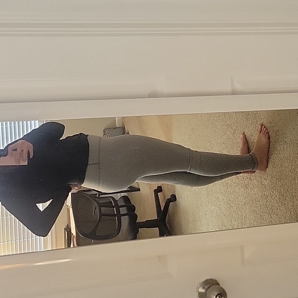 Lululemon size 6 herring bone leggings - Picture 7 of 8